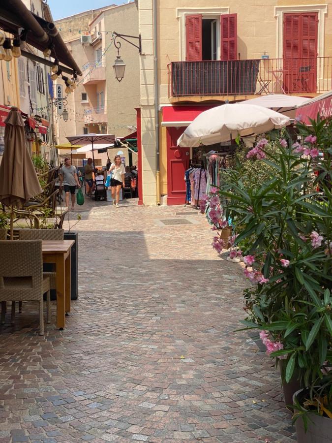 T2 Coquet Le Lavandou Plein Centre Vue Mer Exceptionnelle. Exterior foto